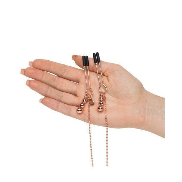 Fifty Shades Freed - All Sensation Nipple &amp; Clitoral Chain (Gold)    Nipple Clamps (Non Vibration)